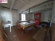 LOCALE AL PIANO TERRA